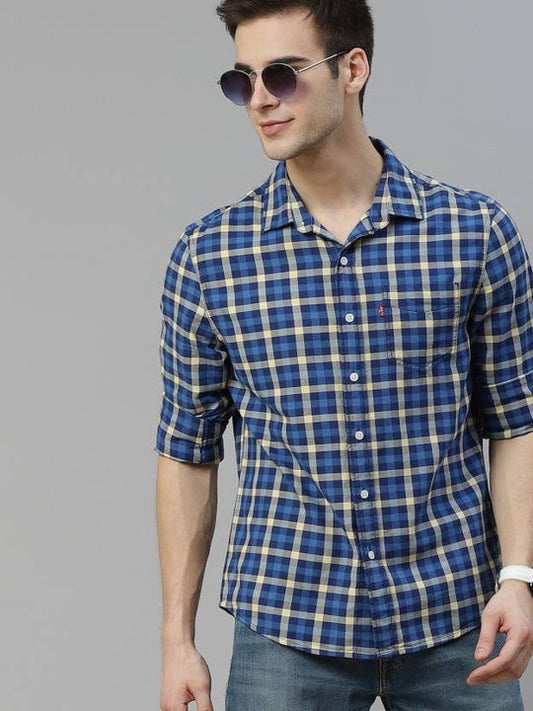 Men Regular Fit Striped Spread Collar Casual Shirt