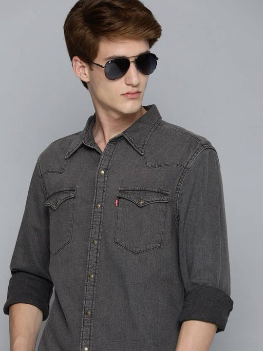 LEVISMen Slim Fit Solid Spread Collar Casual Shirt